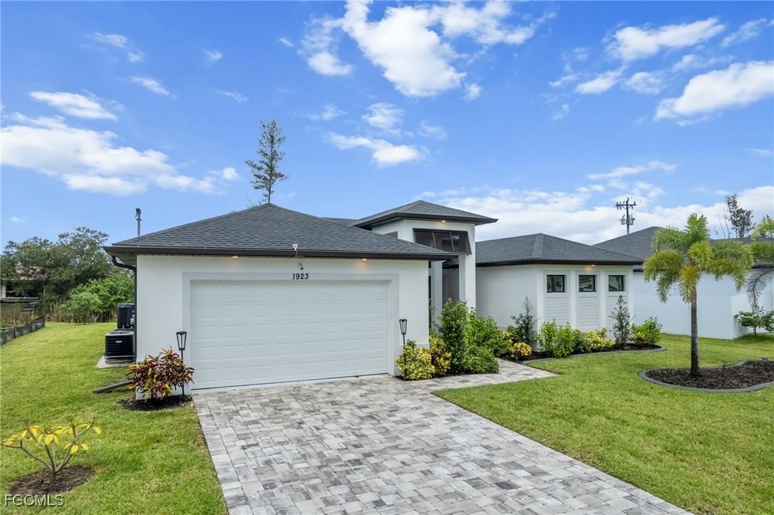 1923 SW 8th Court, Cape Coral, FL 33991 photo 4