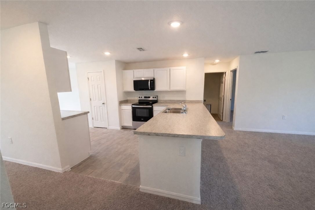 2625 NE 7th Place, Cape Coral, FL 33909 photo 2