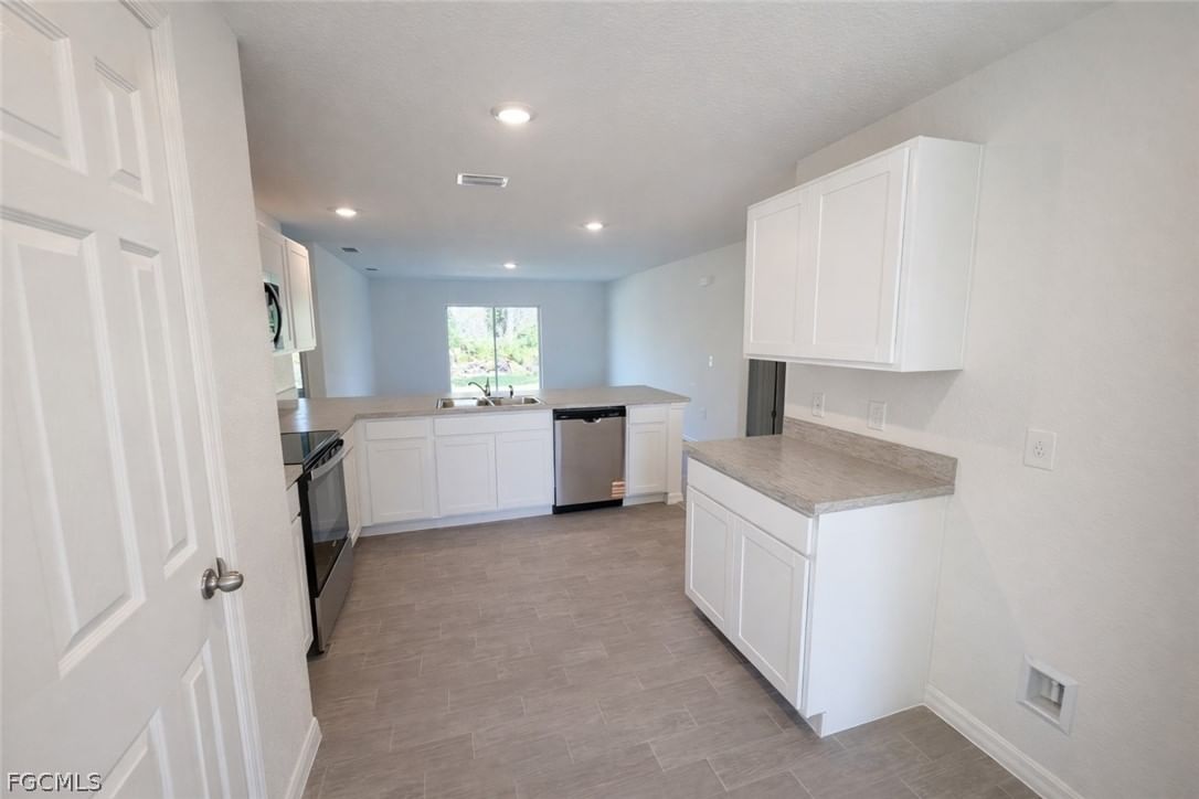 2625 NE 7th Place, Cape Coral, FL 33909 photo 3