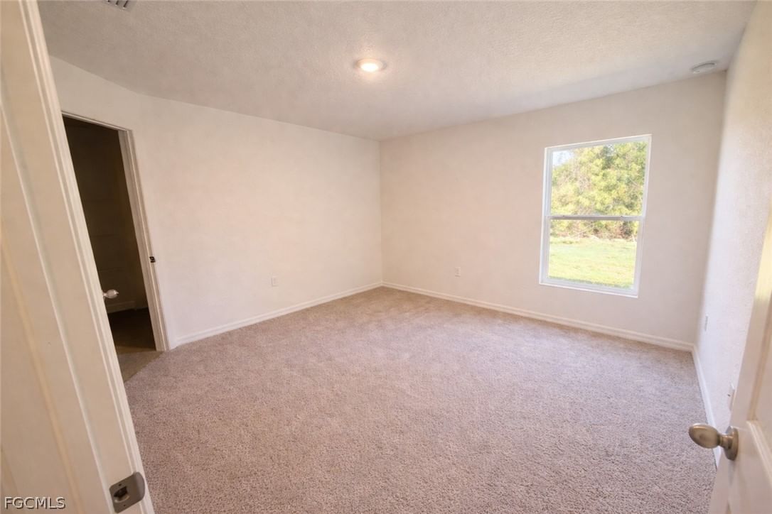 2625 NE 7th Place, Cape Coral, FL 33909 photo 4