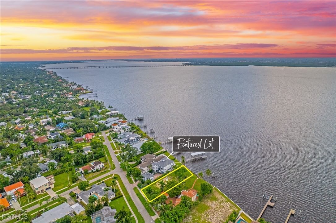 2904 Valencia Way, Fort Myers, FL 33901 photo 2