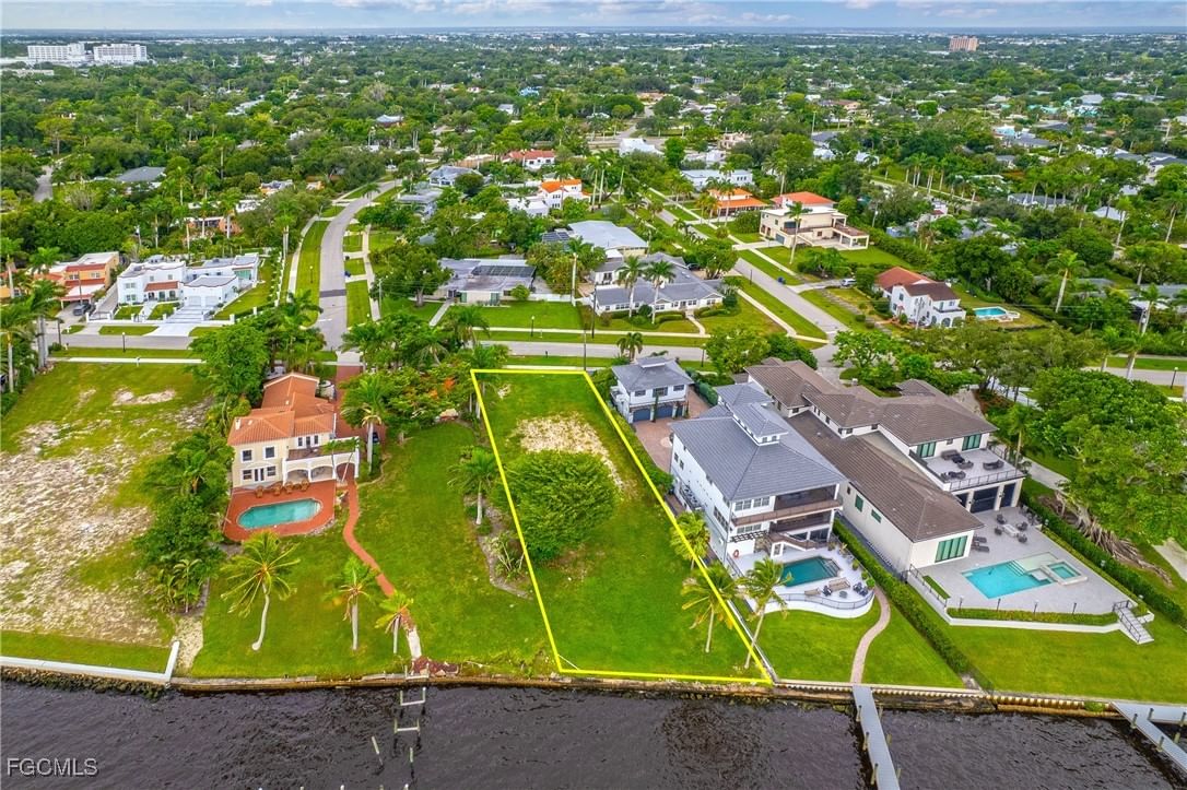 2904 Valencia Way, Fort Myers, FL 33901 photo 3