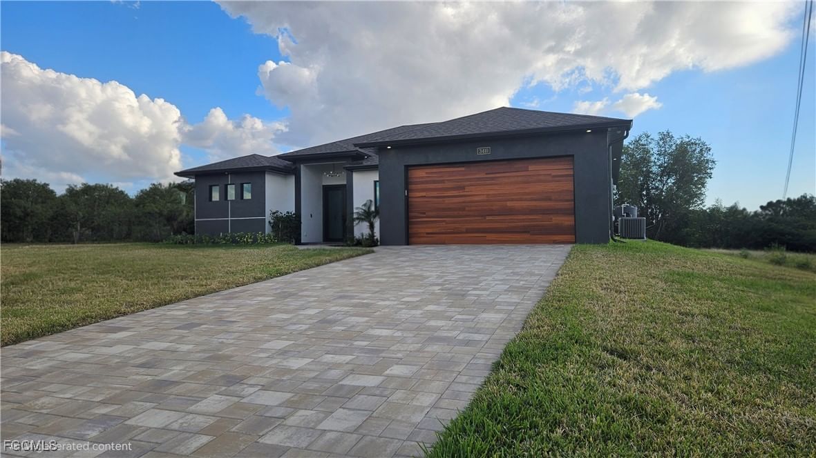 3410 NW 39th Lane, Cape Coral, FL 33997 photo 2