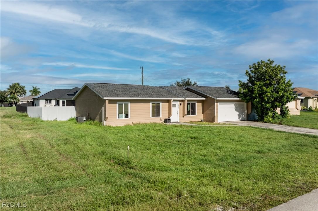 2816 NE 5th Place, Cape Coral, FL 33909 photo 3
