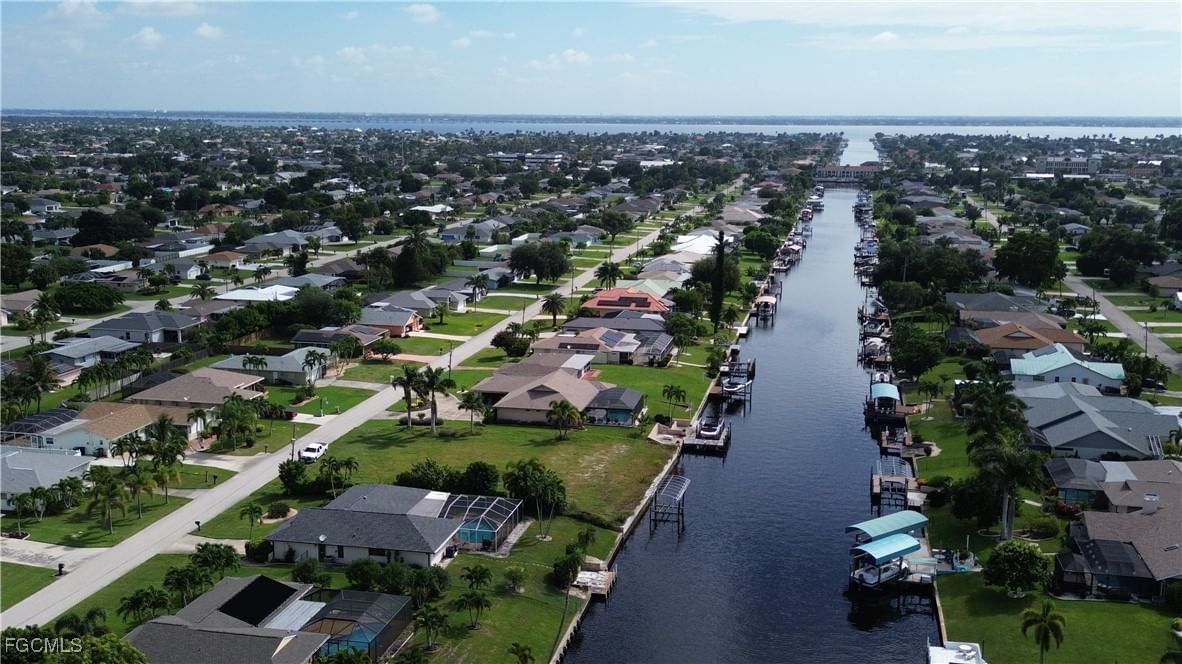 1142 SE 36th Street, Cape Coral, FL 33904 photo 2