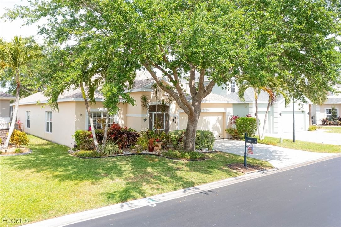 9005 Falcon Pointe Loop, Fort Myers, FL 33912 photo 3
