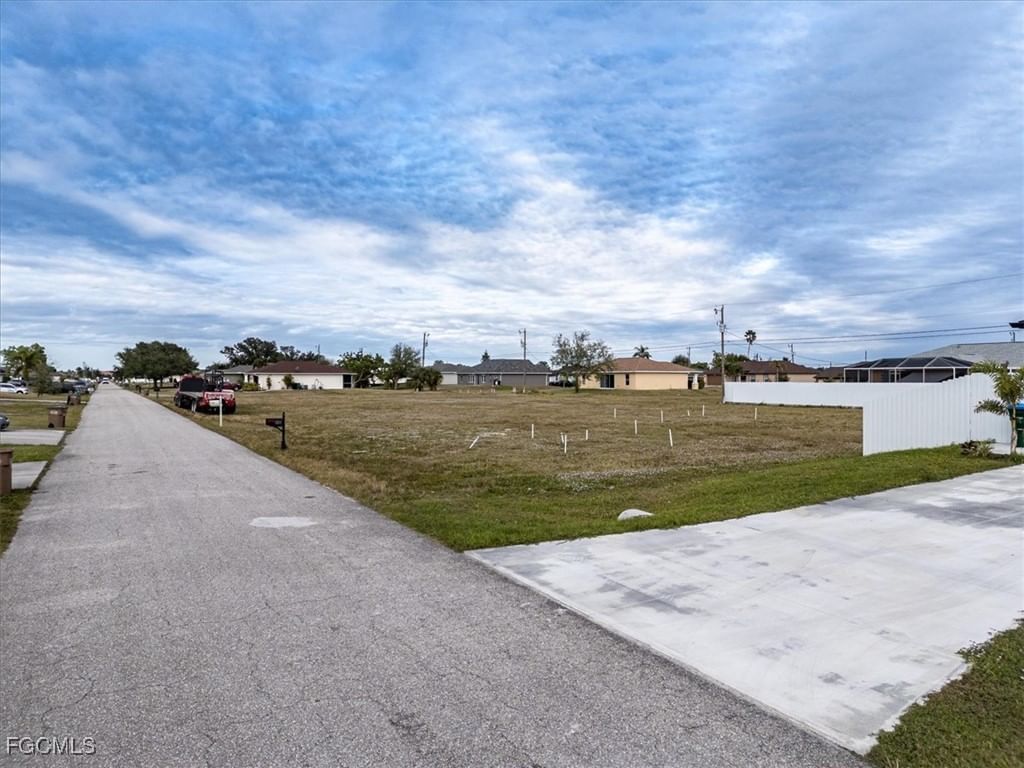 1815 NE 17th Place, Cape Coral, FL 33909 photo 2