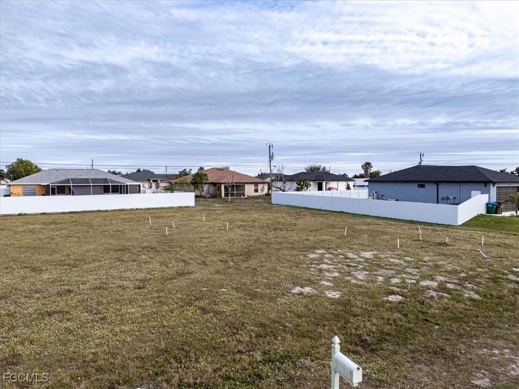 1815 NE 17th Place, Cape Coral, FL 33909 photo 4