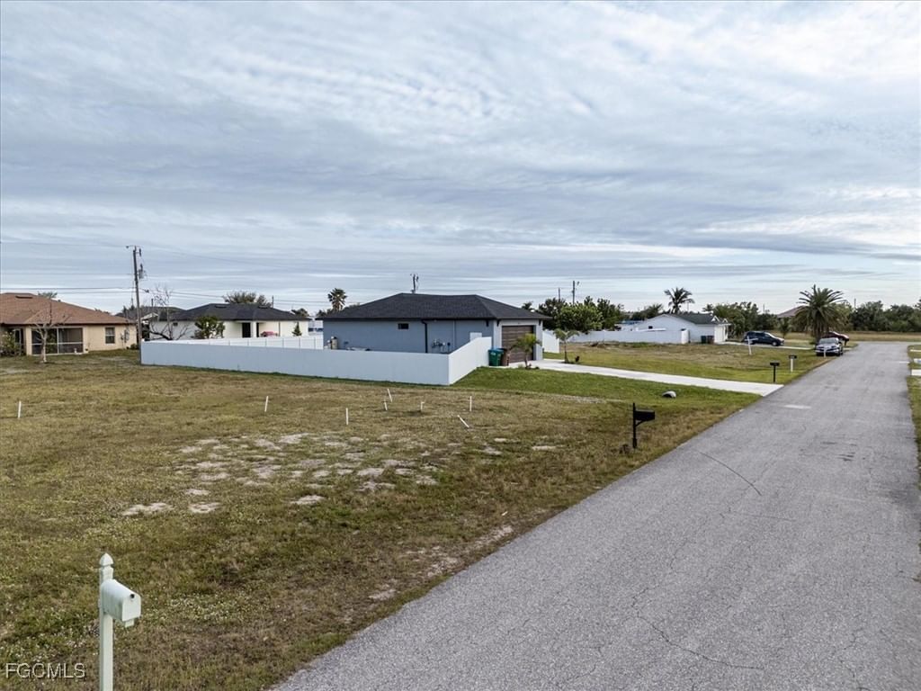 1815 NE 17th Place, Cape Coral, FL 33909 photo 5