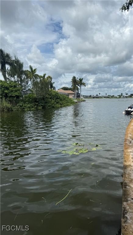 404 SE 9th Place, Cape Coral, FL 33990 photo 5