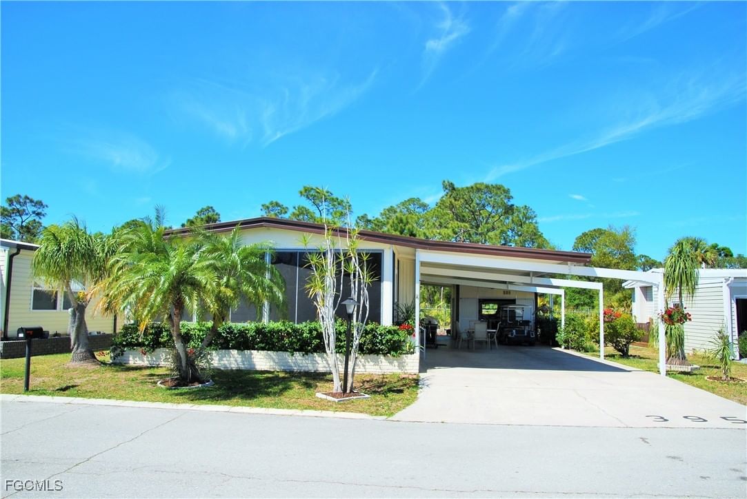 395 Snead Drive, North Fort Myers, FL 33903 photo 2