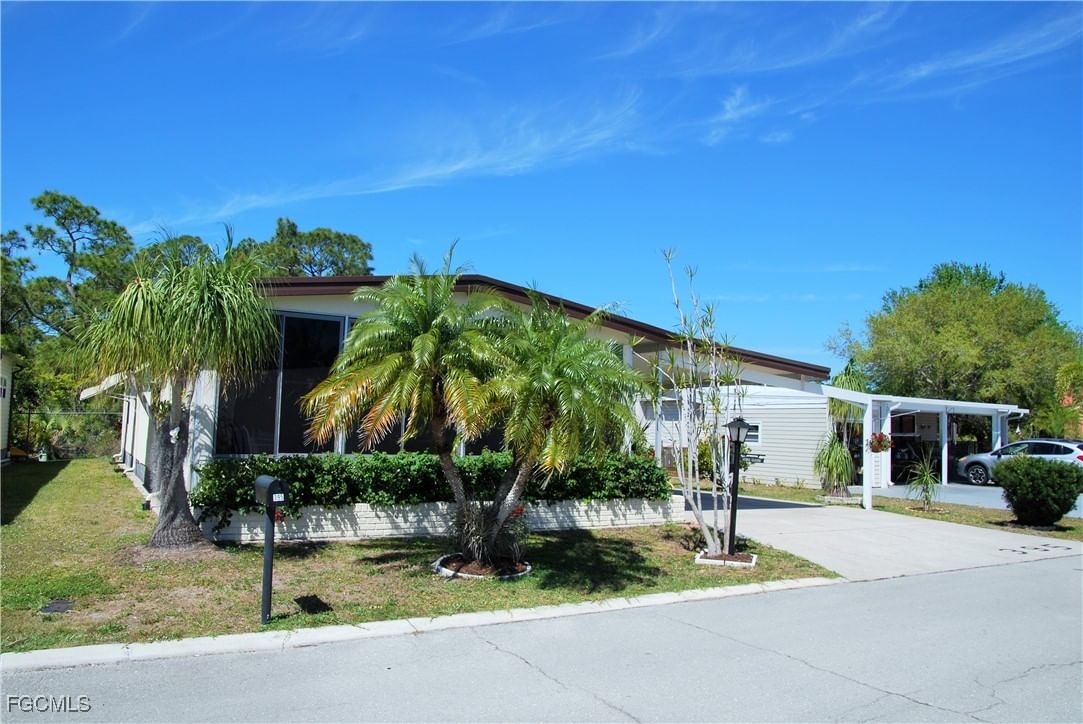 395 Snead Drive, North Fort Myers, FL 33903 photo 3