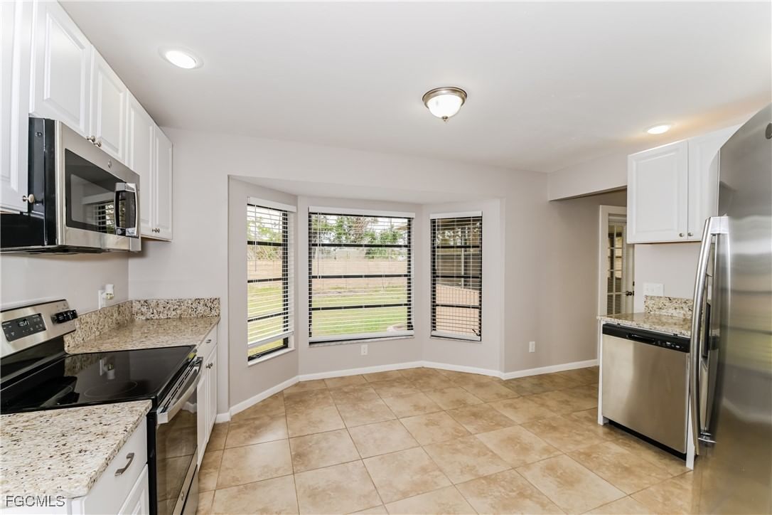 1005 SW 22nd Terrace, Cape Coral, FL 33991 photo 4