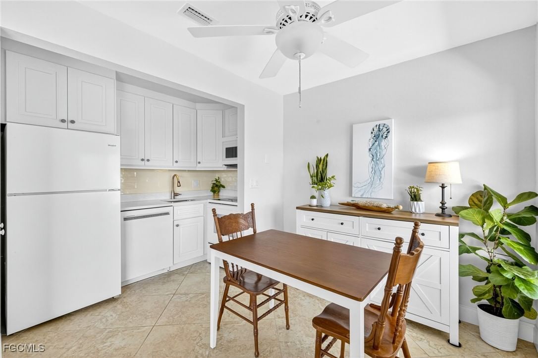 1250 Tennisplace Court #B34, Sanibel, FL 33957 photo 2