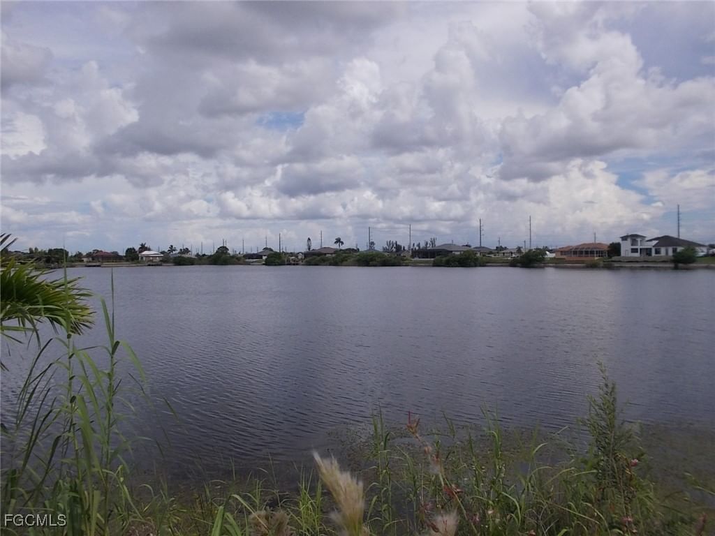 538 NW 25th Terrace, Cape Coral, FL 33993 photo 2