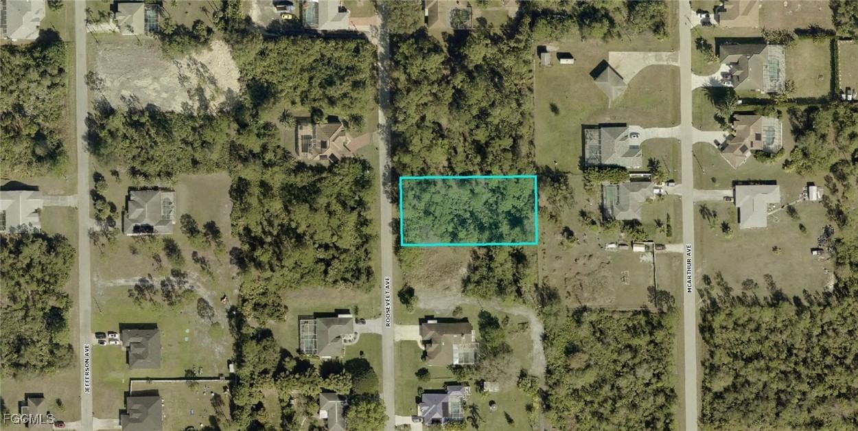 912 Roosevelt Avenue, Lehigh Acres, FL 33936 photo 2