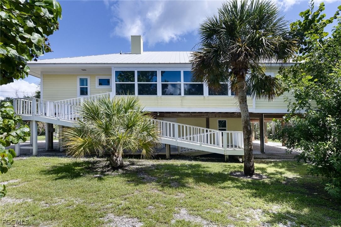 645 Oliva Street, Sanibel, FL 33957 photo 2