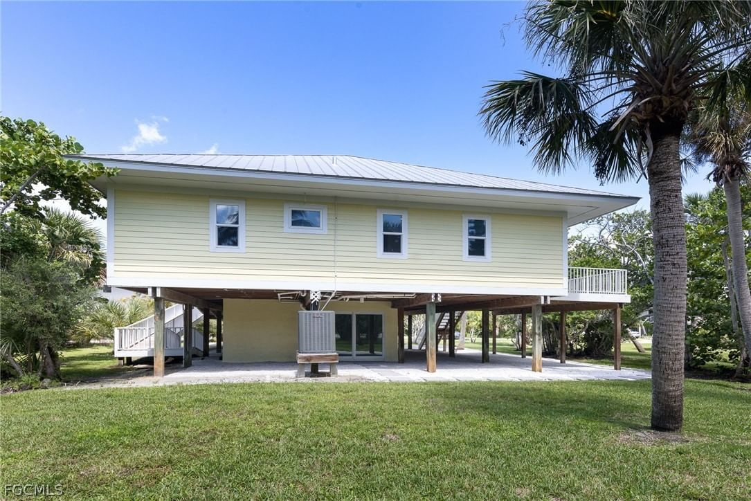 645 Oliva Street, Sanibel, FL 33957 photo 3