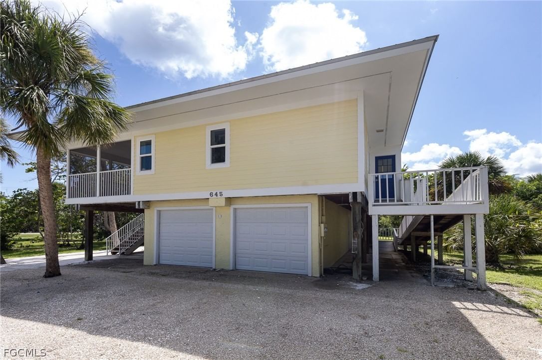 645 Oliva Street, Sanibel, FL 33957 photo 5