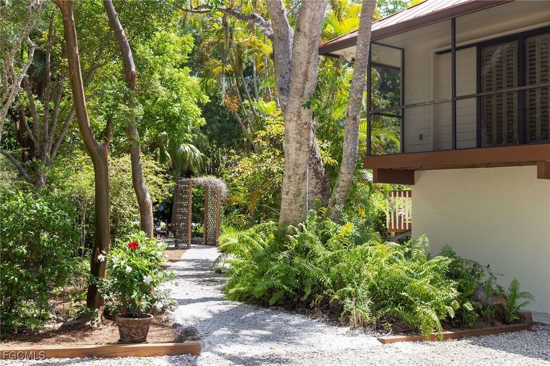 1345 Junonia Street, Sanibel, FL 33957 photo 4