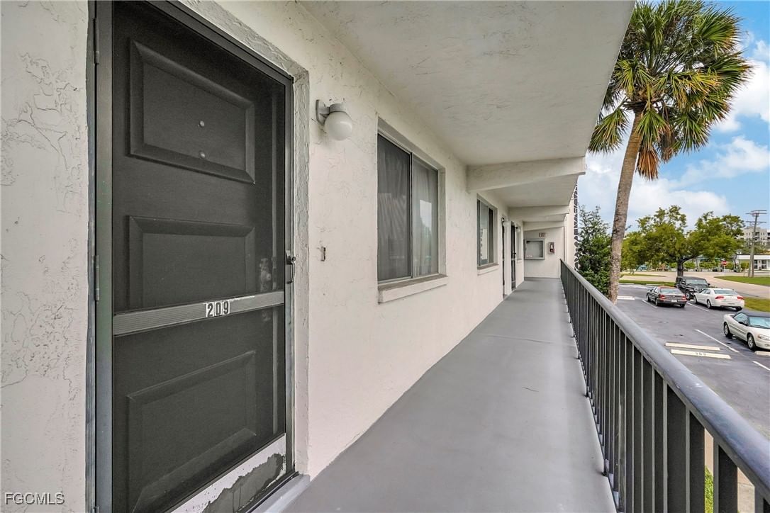 4906 Victoria Drive #209, Cape Coral, FL 33904 photo 4