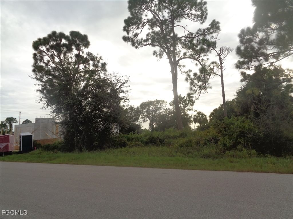 840 Naples Avenue S, Lehigh Acres, FL 33974 photo 3
