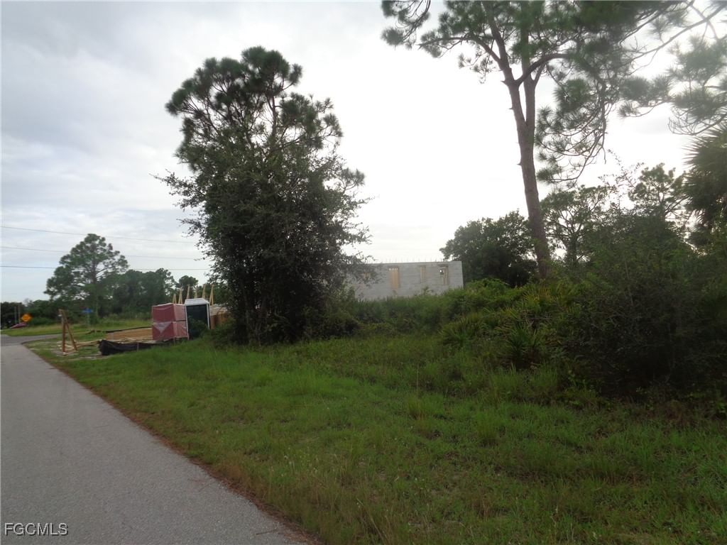 840 Naples Avenue S, Lehigh Acres, FL 33974 photo 4