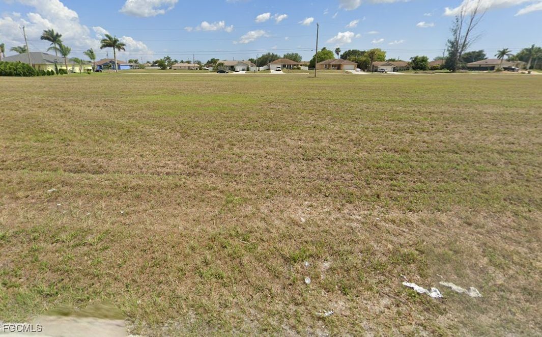 2016 Diplomat Parkway E, Cape Coral, FL 33909 photo 2