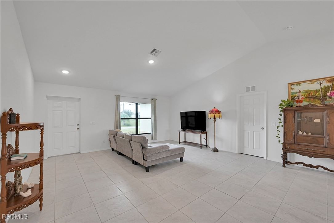 217 NE 20th Terrace, Cape Coral, FL 33909 photo 4
