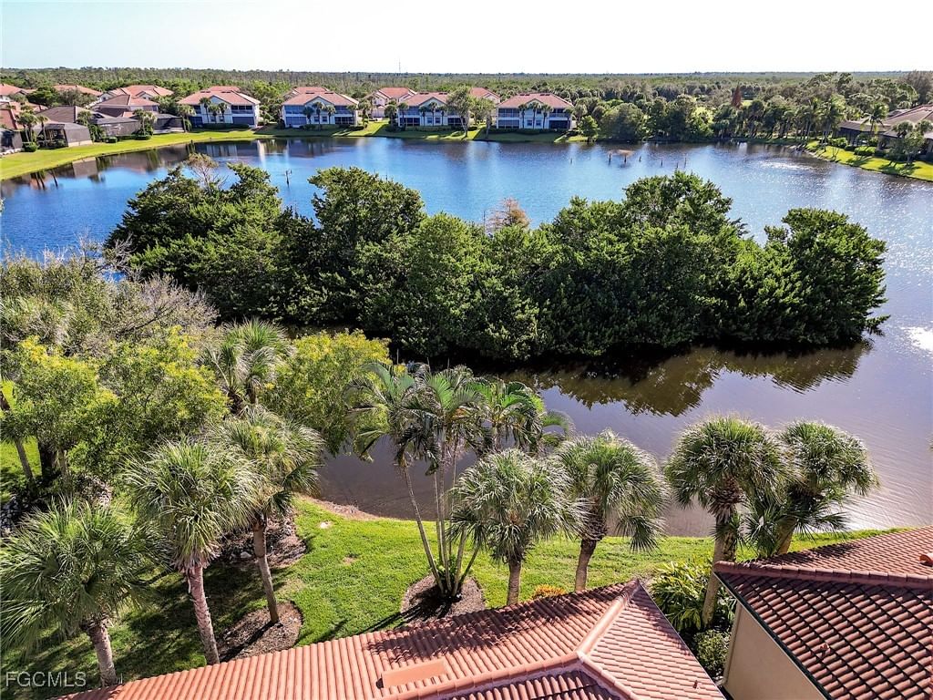 8920 Crown Colony Boulevard, Fort Myers, FL 33908 photo 3