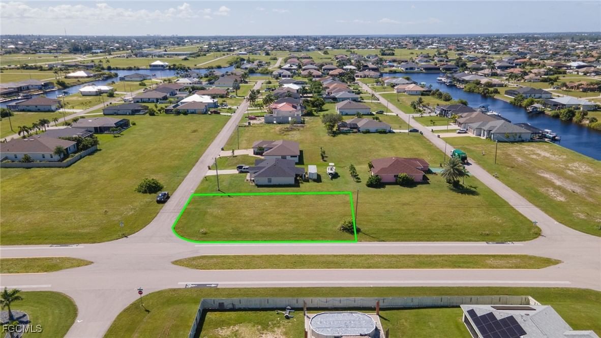 1054 NW 33rd Place, Cape Coral, FL 33993 photo 4