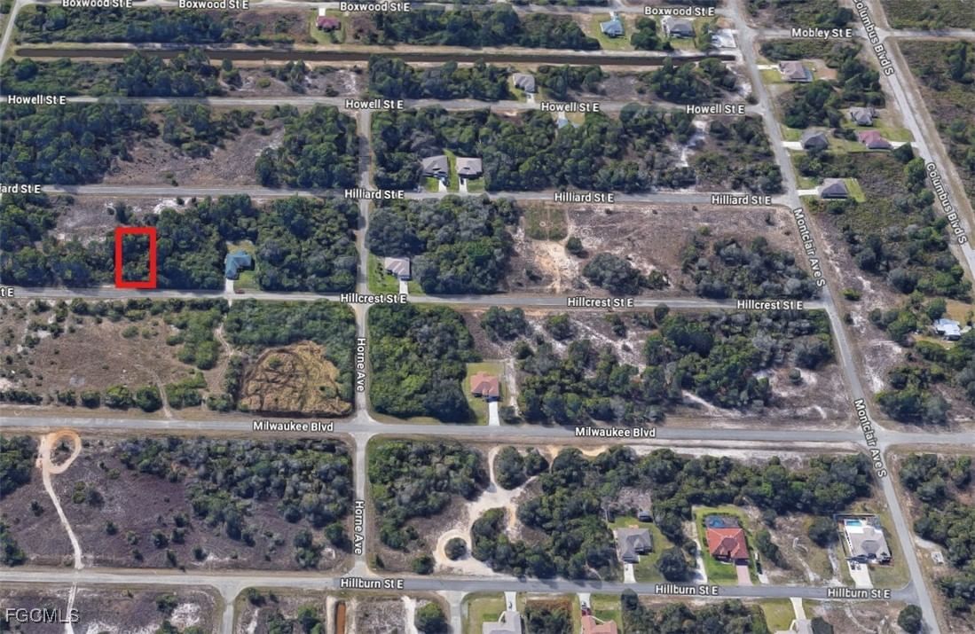 1252 Hillcrest Street E, Lehigh Acres, FL 33974 photo 2