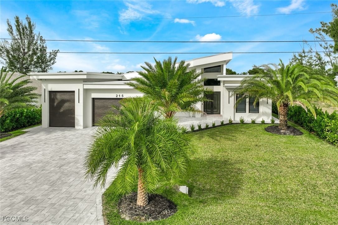 215 SE 28th Terrace, Cape Coral, FL 33904 photo 2