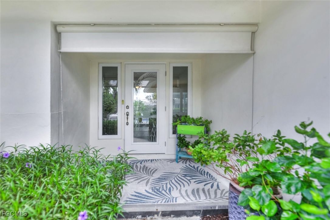 930 Lindgren Boulevard, Sanibel, FL 33957 photo 3