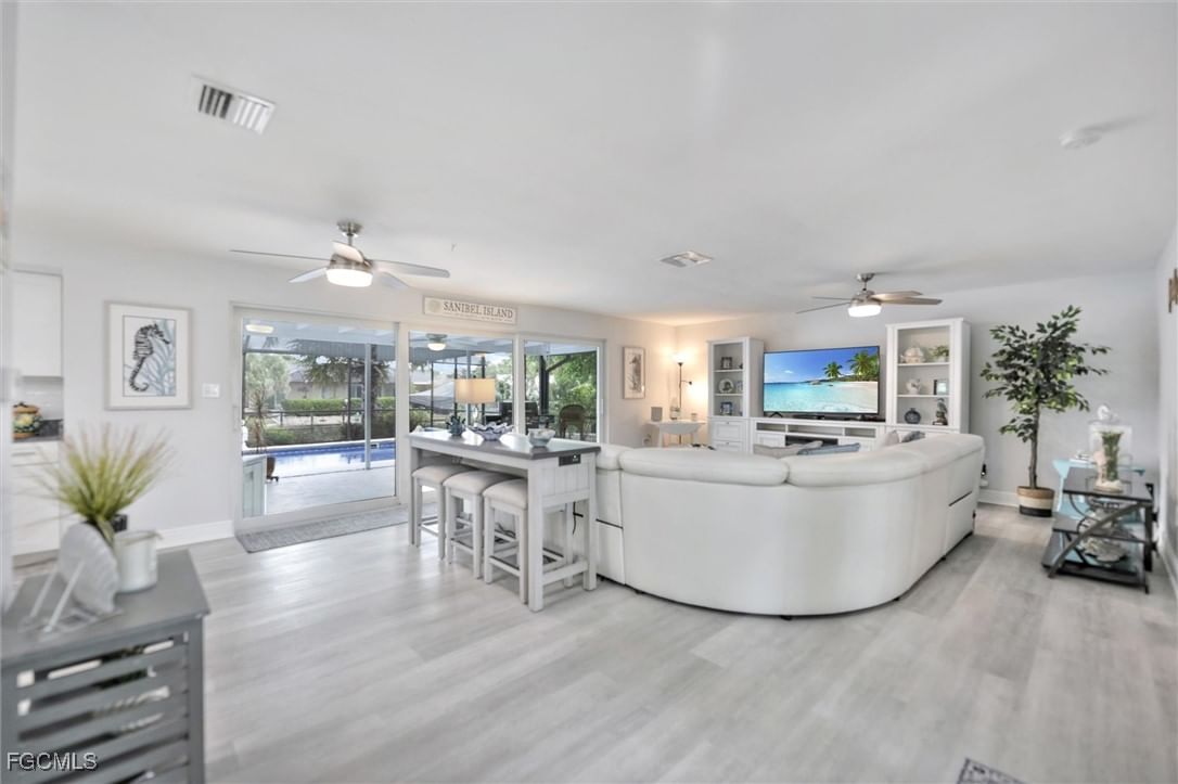 930 Lindgren Boulevard, Sanibel, FL 33957 photo 5