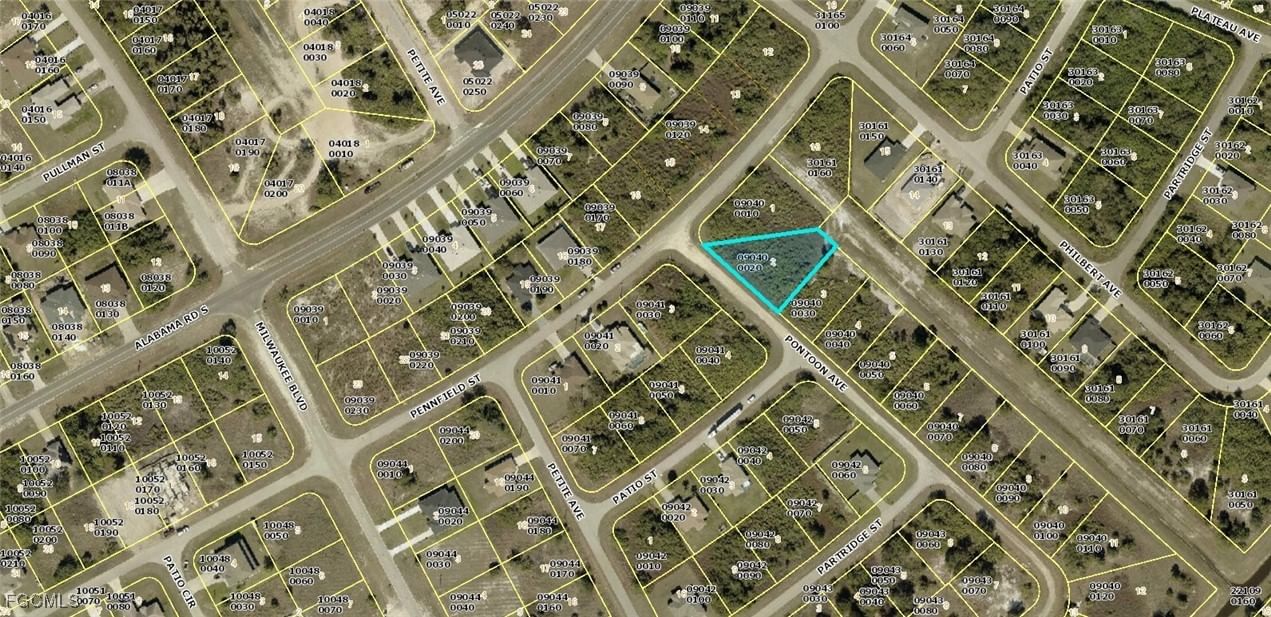 363 Pontoon Avenue, Lehigh Acres, FL 33974 photo 2