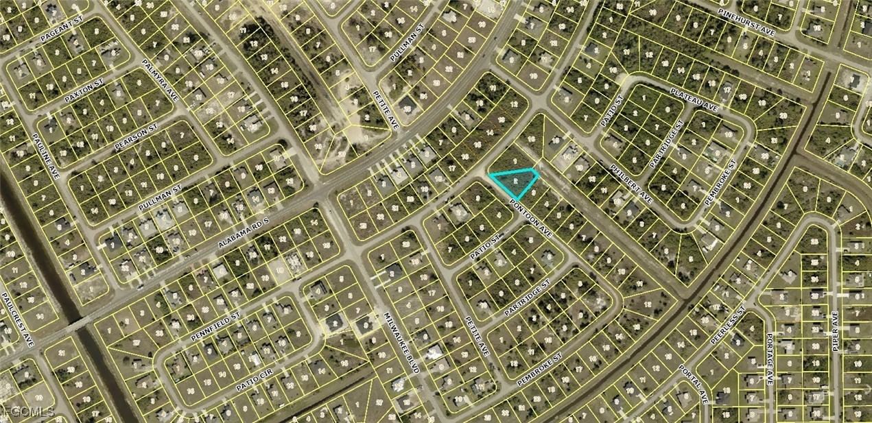 363 Pontoon Avenue, Lehigh Acres, FL 33974 photo 3