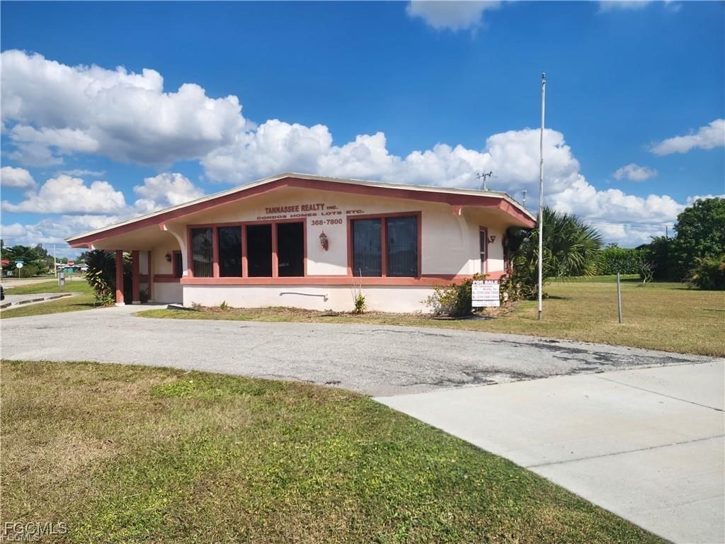 1003 LEELAND HEIGHTS Boulevard W, Lehigh Acres, FL 33936 photo 2