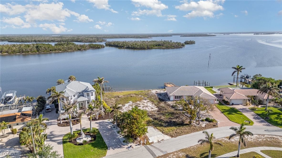 5636 Williams Drive, Fort Myers Beach, FL 33931 photo 4