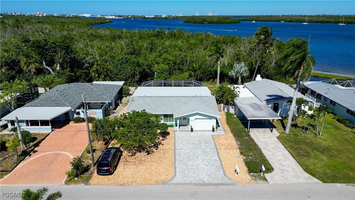 445 Donora Boulevard, Fort Myers Beach, FL 33931 photo 5