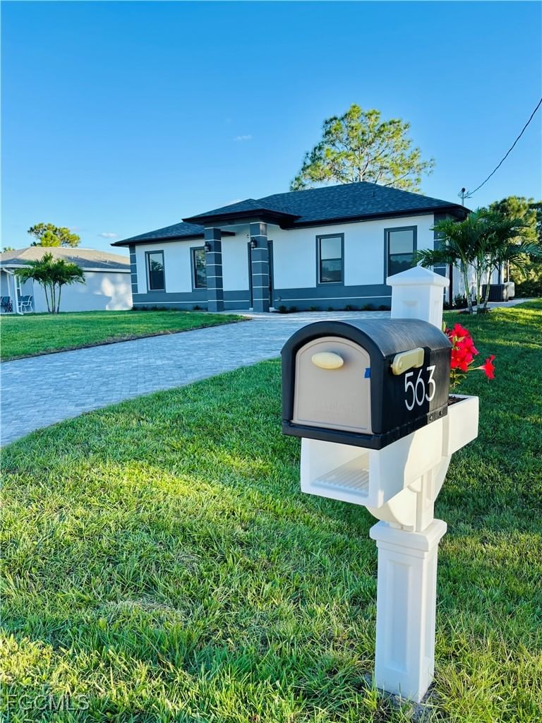 563 Oakshire Lane, Lehigh Acres, FL 33972 photo 2