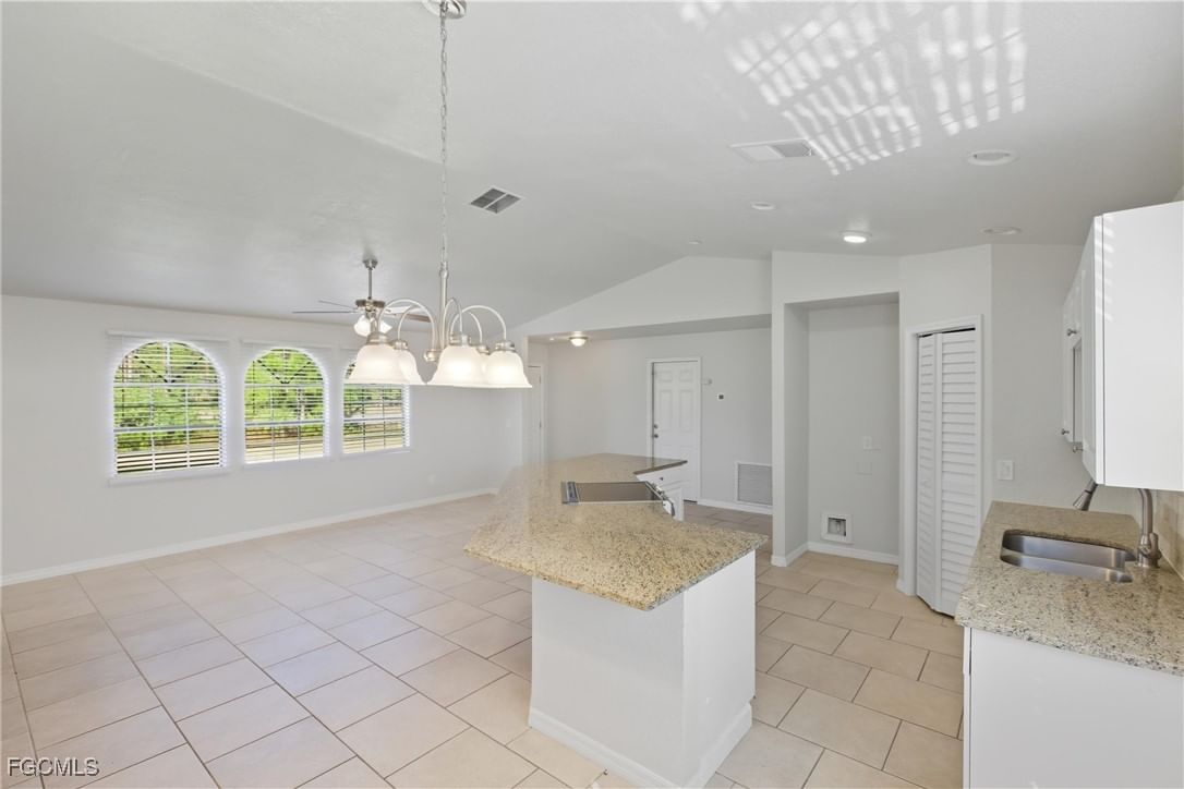 912 Lincoln Avenue, Lehigh Acres, FL 33972 photo 4