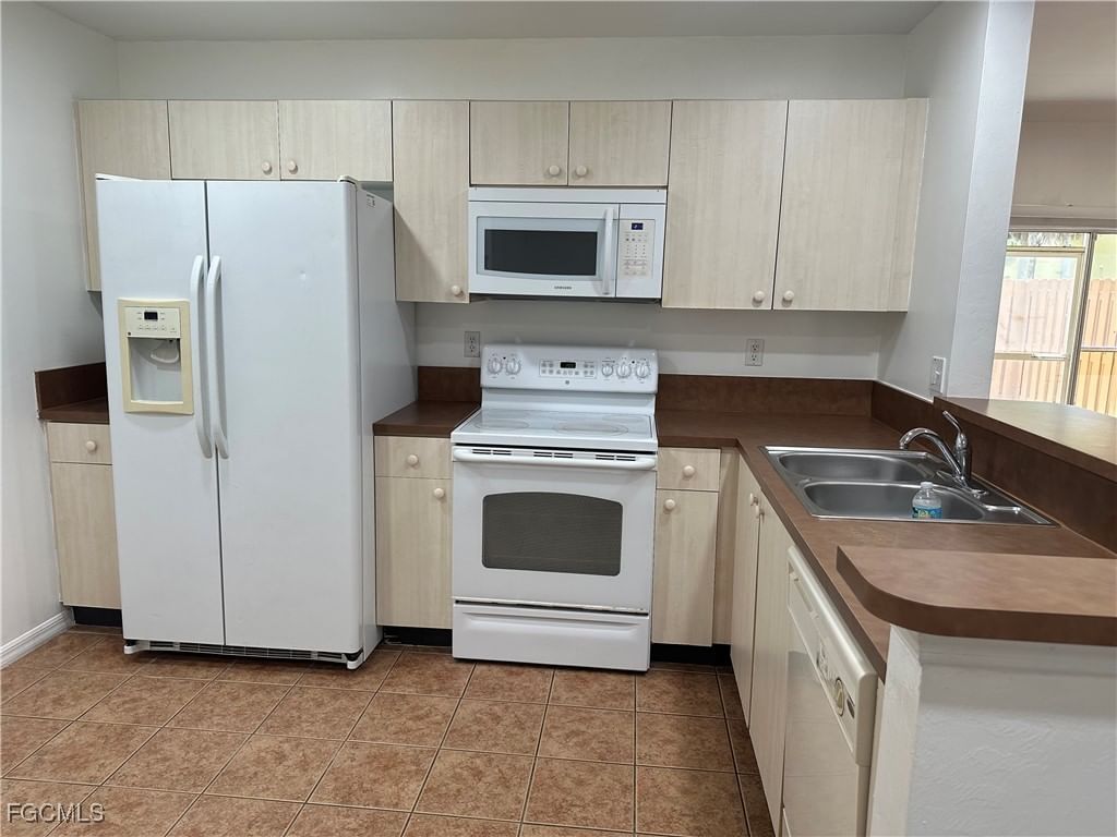 4225 Bellasol Circle #1612, Fort Myers, FL 33916 photo 3