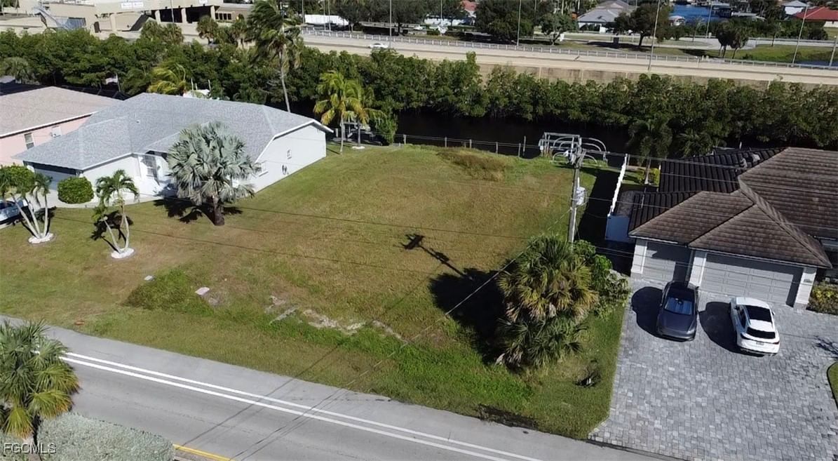 2001 Everest Parkway, Cape Coral, FL 33904 photo 2