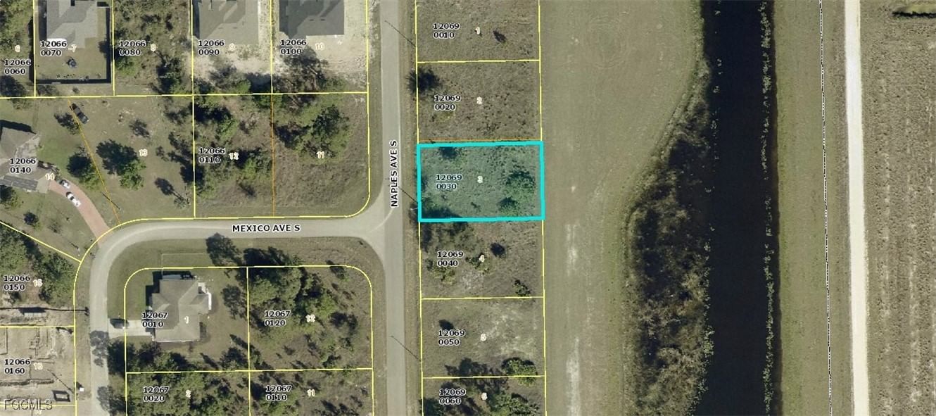 1005 Naples Avenue S, Lehigh Acres, FL 33974 photo 2