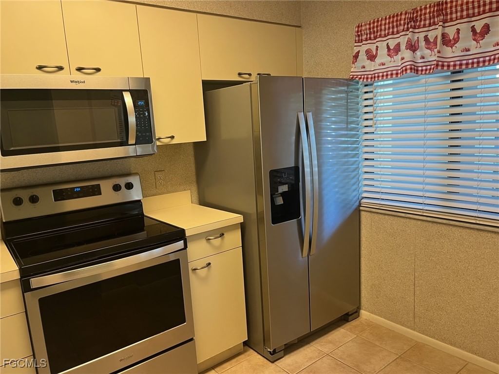 7406 Lake Breeze Drive #118, Fort Myers, FL 33907 photo 2