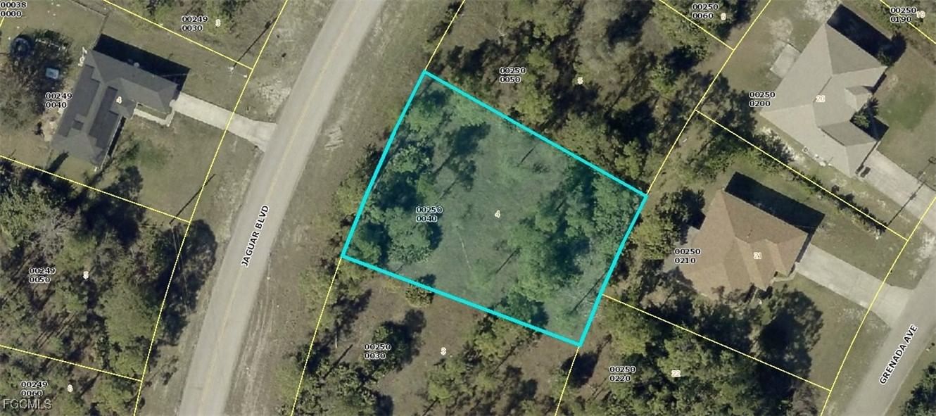 442 Jaguar Blvd Blvd, Lehigh Acres, FL 33974 photo 2