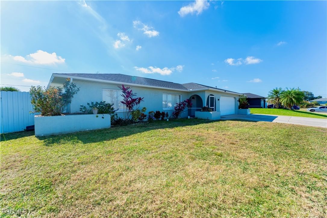 224 NE 9th Terrace, Cape Coral, FL 33909 photo 2