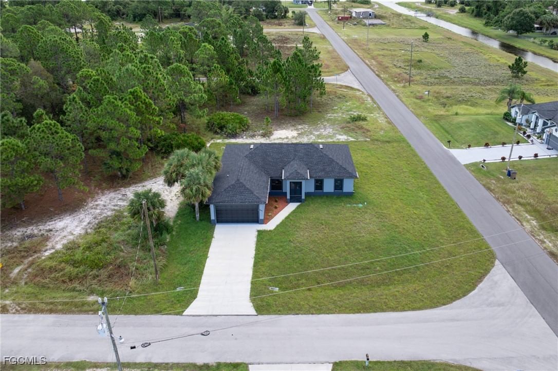 845 Milano Avenue S, Lehigh Acres, FL 33974 photo 3