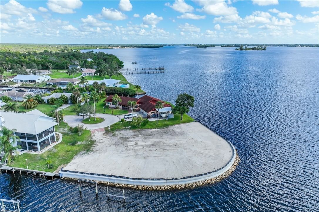 7152 Reymoor Drive, North Fort Myers, FL 33917 photo 2